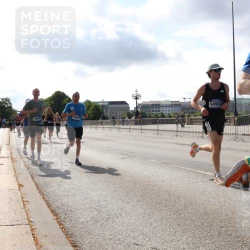 29.06.2025 - hella hamburg halbmarathon Lena Gebhardt http://msf.ph/oto/8319622 29.06.2025 09:47:54 Lombardsbrücke 18841, 12865, 14934, 10384, 1164, 1217, 1385, 1562, 1743, 2196, 2296, 2404, 2714, 2851, 4602, 5091, 5092, 5315, 5923, 6684, 6990, 8084, 8362, 8395, 8901, 9171, 9178, 9944, 10384, 10900, 10968, 11019, 11202, 11227, 11559, 11620, 11745, 12290, 12462, 12704, 12751, 12865, 13029, 13419, 13514, 13798, 13854, 14387, 14459, 14601, 14934, 14952, 15015, 15261, 15415, 15701, 15965, 16123, 16158, 16964, 17154, 18419 meine-sportfotos.de