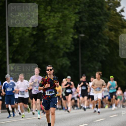29.06.2025 - hella hamburg halbmarathon Dr. Thomas Lammeyer http://msf.ph/oto/8319638 29.06.2025 10:39:06 Kennedybrücke 1417, 1497, 2265, 2355, 2482, 2751, 3130, 3409, 4884, 5453, 6171, 6310, 6329, 6335, 6571, 6803, 6859, 7020, 7299, 8369, 8965, 9164, 9248, 10335, 10464, 10606 meine-sportfotos.de