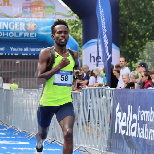 29.06.2025 - hella hamburg halbmarathon Strokosch-Dieckow http://msf.ph/oto/8319642 29.06.2025 10:04:31 Ziel 58, 59 meine-sportfotos.de
