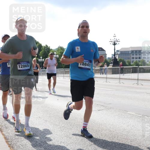 29.06.2025 - hella hamburg halbmarathon Lena Gebhardt http://msf.ph/oto/8319654 29.06.2025 09:47:55 Lombardsbrücke 12865, 8841, 1164, 1217, 1385, 1562, 1743, 2196, 2296, 2404, 2714, 2851, 3959, 4602, 5091, 5092, 5315, 5923, 6684, 6990, 8084, 8362, 8395, 8901, 9171, 9178, 9944, 10384, 10900, 10968, 11019, 11202, 11227, 11559, 11620, 11745, 12290, 12462, 12704, 12751, 12865, 13029, 13419, 13514, 13798, 13854, 14387, 14459, 14601, 14908, 14934, 14952, 15015, 15261, 15415, 15701, 15965, 16123, 16158, 16964, 17154, 18419 meine-sportfotos.de