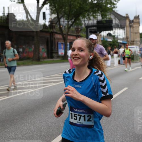 29.06.2025 - hella hamburg halbmarathon Yannick Fuchs http://msf.ph/oto/8319655 29.06.2025 10:50:56 20KM 1387, 1485, 2034, 2282, 2417, 2676, 3413, 3435, 3836, 4167, 4940, 5033, 5728, 6272, 6399, 6416, 6835, 7716, 8393, 8825, 9488, 9577, 9727, 9820, 9907, 9934, 10133, 10212, 11043, 11083, 11212, 11590, 11612, 11832, 12014, 12440, 12523, 13245, 13666, 13863, 14139, 14369, 14678, 15097, 15145, 15712, 15726, 16113, 16257, 16261, 16470, 16830, 16909, 17160, 17617, 17779, 17828, 17848, 18208, 18388, 18652, 19184 meine-sportfotos.de