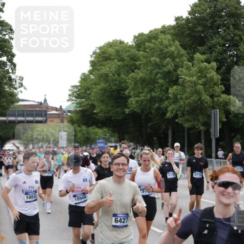 29.06.2025 - hella hamburg halbmarathon Jannik Wohlers http://msf.ph/oto/8319686 29.06.2025 10:39:18 Lombardsbrücke 2313, 2578, 2976, 3046, 4298, 4609, 4752, 5045, 5701, 6427, 6428, 6719, 6726, 6739, 7053, 7125, 7199, 7429, 8612, 8995, 9080, 9569, 9698, 9747, 9777, 10441, 10626, 10627, 10666, 10714, 10833, 10901, 10939, 11461, 11664, 11982, 12150, 12631, 12680, 13495, 13644, 14111, 14674, 14882, 15265, 15494, 16178, 16532, 17379, 17407, 17634, 17666, 17695, 18944, 19121 meine-sportfotos.de