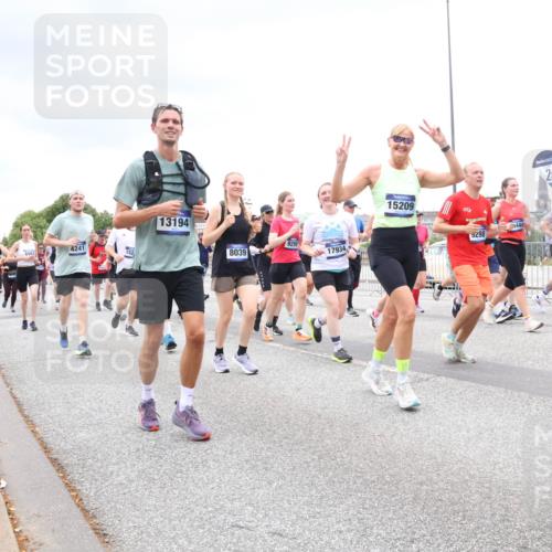 29.06.2025 - hella hamburg halbmarathon Lena Gebhardt http://msf.ph/oto/8319705 29.06.2025 10:57:13 Lombardsbrücke 4241, 6981, 13194, 9299, 8039, 17934, 15209, 5298, 2, 15, 1207, 2041, 2370, 2871, 2932, 3195, 3348, 3387, 3388, 3418, 3470, 3485, 3516, 3517, 3723, 3750, 3851, 4086, 4094, 4106, 4118, 4180, 4241, 4485, 4568, 4569, 4611, 4998, 5057, 5117, 5316, 5589, 5639, 5738, 5944, 6053, 6284, 6827, 6832, 6981, 7381, 7416, 7417, 7592, 7728, 7787, 7964, 8035, 8039, 8150, 8197, 8224, 8287, 8386, 8540, 8546, 8552, 8679, 8851, 8853, 8873, 9110, 9298, 9299 meine-sportfotos.de