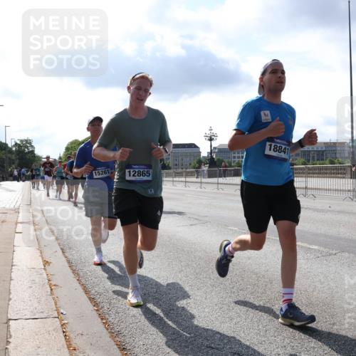 29.06.2025 - hella hamburg halbmarathon Lena Gebhardt http://msf.ph/oto/8319711 29.06.2025 09:47:56 Lombardsbrücke 15261, 12865, 18841, 1164, 1217, 1385, 1562, 1743, 2196, 2296, 2404, 2714, 2851, 3959, 4602, 5091, 5092, 5315, 5923, 6684, 6829, 6990, 8084, 8362, 8395, 8901, 9178, 9944, 10384, 10900, 10968, 11019, 11202, 11227, 11559, 11620, 11745, 12290, 12462, 12704, 12751, 12865, 13029, 13419, 13514, 13595, 13798, 13854, 14387, 14459, 14601, 14908, 14934, 14952, 15015, 15261, 15415, 15701, 15965, 16123, 16158, 16964, 17154, 18419 meine-sportfotos.de
