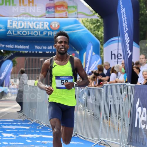 29.06.2025 - hella hamburg halbmarathon Strokosch-Dieckow http://msf.ph/oto/8319756 29.06.2025 10:04:31 Ziel 58, 59 meine-sportfotos.de