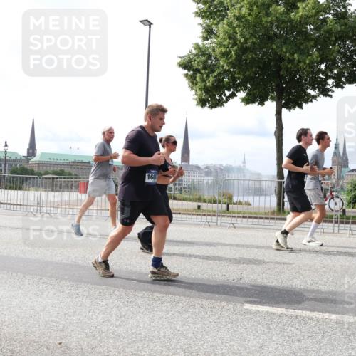29.06.2025 - hella hamburg halbmarathon Lena Gebhardt http://msf.ph/oto/8319874 29.06.2025 10:22:44 Lombardsbrücke 1666, 1029, 1187, 1598, 1853, 2022, 2294, 2351, 2479, 2766, 2886, 3003, 3029, 3034, 3108, 3430, 3457, 3511, 3600, 3601, 3910, 3946, 4113, 4114, 4131, 4556, 4559, 4829, 4969, 4970, 5079, 5223, 5343, 5629, 5798, 5838, 6030, 6048, 6049, 6303, 6307, 6347, 6784, 6785, 6820, 6826, 6899, 7097, 7188, 7190, 7266, 7276, 7529, 7794, 7925, 8355, 8511, 8855, 8931, 9133, 9256, 9913, 10205, 10826, 12190, 13921, 14525, 14801 meine-sportfotos.de