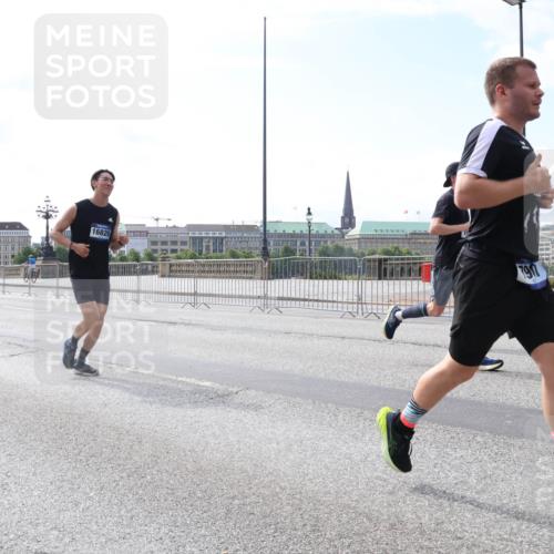 29.06.2025 - hella hamburg halbmarathon Lena Gebhardt http://msf.ph/oto/8319935 29.06.2025 10:12:44 Lombardsbrücke 16826, 7911, 1020, 1051, 1249, 1610, 1785, 1850, 1851, 1939, 2531, 2891, 2942, 2963, 2964, 3182, 3248, 3262, 3746, 4453, 4499, 4532, 4554, 5150, 5166, 5176, 5597, 5598, 6207, 6822, 6871, 6966, 7014, 7873, 7907, 8917, 8971, 9254, 9405, 10067, 10402, 10581, 10685, 11025, 11720, 12456, 13566, 13816, 14404, 14540, 14863, 14868, 14869, 15012, 15369, 15531, 16323, 16473, 16826, 16911, 17061, 17994, 18178, 18493, 18530 meine-sportfotos.de