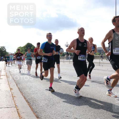 29.06.2025 - hella hamburg halbmarathon Lena Gebhardt http://msf.ph/oto/8320022 29.06.2025 09:47:58 Lombardsbrücke 10900, 6990, 18573, 362, 90, 13854, 14387, 1164, 1217, 1385, 1562, 1743, 2196, 2296, 2404, 2714, 2851, 3959, 4602, 4860, 5091, 5092, 5315, 5923, 6684, 6829, 6990, 8084, 8362, 8395, 8901, 9178, 9944, 10384, 10900, 10968, 11019, 11202, 11227, 11559, 11620, 11745, 12290, 12462, 12514, 12751, 12865, 13029, 13419, 13514, 13595, 13798, 13854, 14387, 14601, 14908, 14934, 14952, 15015, 15261, 15415, 15701, 15965, 16119, 16123, 16158, 16964, 17154, 18419 meine-sportfotos.de