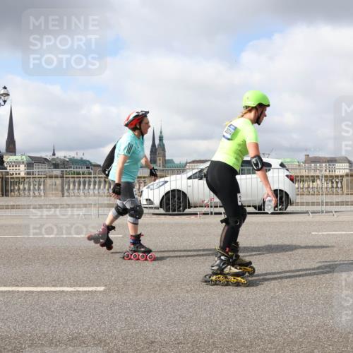 29.06.2025 - hella hamburg halbmarathon Lena Gebhardt http://msf.ph/oto/8320056 29.06.2025 09:07:40 Lombardsbrücke 20314 meine-sportfotos.de