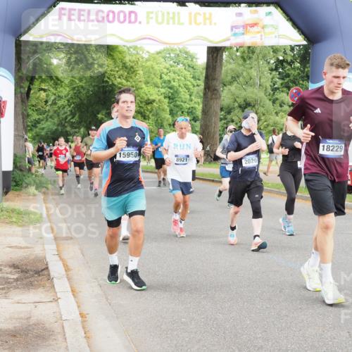 29.06.2025 - hella hamburg halbmarathon MichiJ http://msf.ph/oto/8320063 29.06.2025 10:37:11 Zwischen KM18-KM19 2020, 2234, 2880, 3562, 4247, 7657, 8921, 9031, 9303, 9770, 10859, 11819, 12421, 12670, 15950, 16738, 17745 meine-sportfotos.de