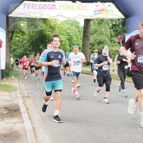 29.06.2025 - hella hamburg halbmarathon MichiJ http://msf.ph/oto/8320103 29.06.2025 10:37:11 Zwischen KM18-KM19 2020, 2234, 2880, 3562, 4247, 7657, 8921, 9031, 9303, 9770, 10859, 11819, 12421, 12670, 15950, 16738, 17745 meine-sportfotos.de