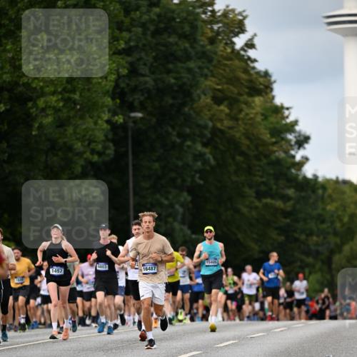 29.06.2025 - hella hamburg halbmarathon Dr. Thomas Lammeyer http://msf.ph/oto/8320109 29.06.2025 10:39:07 Kennedybrücke 1417, 1497, 2265, 2355, 2482, 2751, 3130, 3409, 4884, 5453, 6171, 6310, 6329, 6335, 6571, 6803, 6859, 7020, 7299, 8369, 8965, 9164, 9248, 10335, 10464, 10606 meine-sportfotos.de