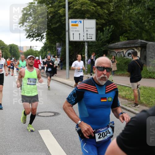 29.06.2025 - hella hamburg halbmarathon Yannick Fuchs http://msf.ph/oto/8320112 29.06.2025 10:50:59 20KM 1387, 1485, 2034, 2282, 2417, 2676, 3435, 3836, 4167, 4940, 5033, 5728, 6272, 7269, 7716, 8393, 8825, 9488, 9577, 9820, 10133, 10212, 11043, 11083, 11212, 11590, 11612, 11832, 12014, 12523, 13245, 13523, 13863, 14139, 14361, 14369, 14881, 15110, 15125, 15145, 15712, 15726, 16093, 16113, 16257, 16261, 16470, 16830, 16909, 17160, 17201, 17617, 17769, 17779, 17828, 17848, 18208, 18388, 18652, 19184 meine-sportfotos.de