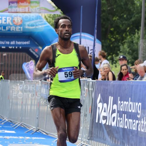 29.06.2025 - hella hamburg halbmarathon Strokosch-Dieckow http://msf.ph/oto/8320154 29.06.2025 10:04:27 Ziel 20, 58, 59 meine-sportfotos.de