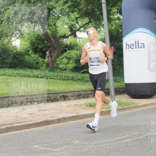29.06.2025 - hella hamburg halbmarathon KatJ http://msf.ph/oto/8320232 29.06.2025 10:16:24 Zwischen KM18-KM19  meine-sportfotos.de