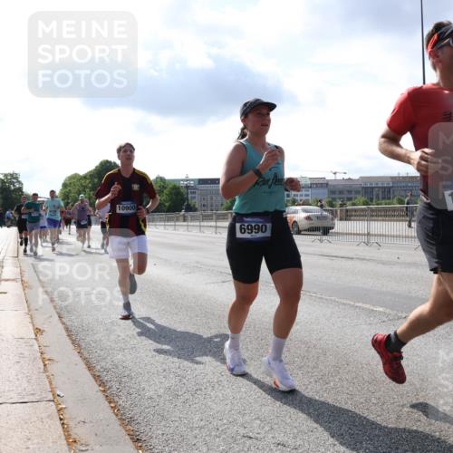 29.06.2025 - hella hamburg halbmarathon Lena Gebhardt http://msf.ph/oto/8320291 29.06.2025 09:48:00 Lombardsbrücke 10900, 18573, 6990, 1164, 1217, 1385, 1562, 1743, 2196, 2296, 2404, 2714, 2767, 2851, 3959, 4602, 4860, 5091, 5092, 5315, 5923, 6684, 6829, 6990, 8084, 8362, 8395, 8901, 8933, 9178, 9944, 10384, 10900, 10968, 11019, 11202, 11227, 11559, 11620, 11745, 11929, 12290, 12462, 12514, 12751, 12865, 13029, 13419, 13514, 13595, 13798, 13854, 14387, 14601, 14875, 14908, 14934, 14952, 15015, 15261, 15415, 15701, 15965, 16119, 16123, 16158, 16964, 17154, 18419 meine-sportfotos.de