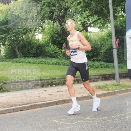 29.06.2025 - hella hamburg halbmarathon KatJ http://msf.ph/oto/8320305 29.06.2025 10:16:24 Zwischen KM18-KM19  meine-sportfotos.de