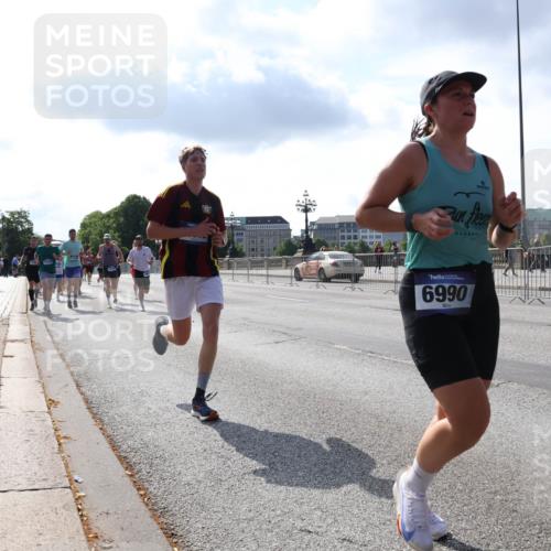 29.06.2025 - hella hamburg halbmarathon Lena Gebhardt http://msf.ph/oto/8320315 29.06.2025 09:48:00 Lombardsbrücke 6990, 1164, 1217, 1385, 1562, 1743, 2196, 2296, 2404, 2714, 2767, 2851, 3959, 4602, 4860, 5091, 5092, 5315, 5923, 6684, 6829, 6990, 8084, 8362, 8395, 8901, 8933, 9178, 9944, 10384, 10900, 10968, 11019, 11202, 11227, 11559, 11620, 11745, 11929, 12290, 12462, 12514, 12751, 12865, 13029, 13419, 13514, 13595, 13798, 13854, 14387, 14601, 14875, 14908, 14934, 14952, 15015, 15261, 15415, 15701, 15965, 16119, 16123, 16158, 16964, 17154, 18419 meine-sportfotos.de
