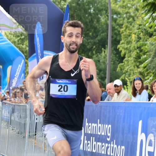 29.06.2025 - hella hamburg halbmarathon Strokosch-Dieckow http://msf.ph/oto/8320316 29.06.2025 10:04:23 Ziel 8, 20, 58, 59 meine-sportfotos.de