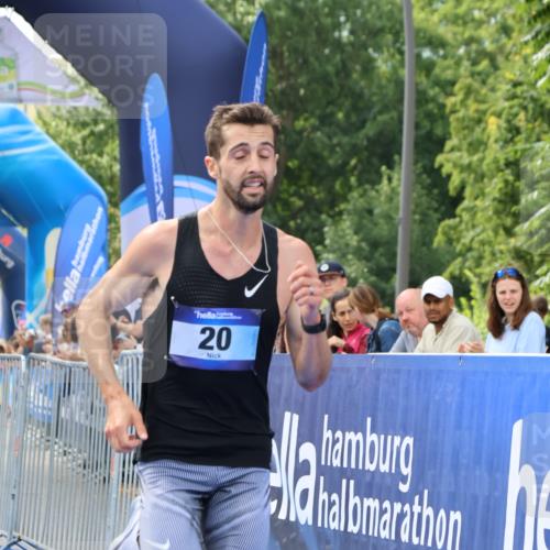 29.06.2025 - hella hamburg halbmarathon Strokosch-Dieckow http://msf.ph/oto/8320338 29.06.2025 10:04:23 Ziel 8, 20, 58, 59 meine-sportfotos.de
