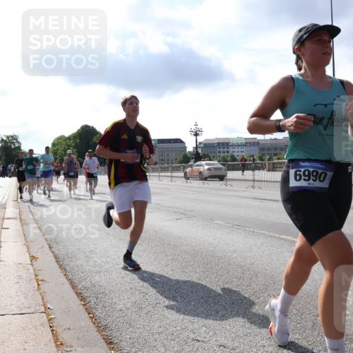 29.06.2025 - hella hamburg halbmarathon Lena Gebhardt http://msf.ph/oto/8320340 29.06.2025 09:48:00 Lombardsbrücke 6990, 1164, 1217, 1385, 1562, 1743, 2196, 2296, 2404, 2714, 2767, 2851, 3959, 4602, 4860, 5091, 5092, 5315, 5923, 6684, 6829, 6990, 8084, 8362, 8395, 8901, 8933, 9178, 9944, 10384, 10900, 10968, 11019, 11202, 11227, 11559, 11620, 11745, 11929, 12290, 12462, 12514, 12751, 12865, 13029, 13419, 13514, 13595, 13798, 13854, 14387, 14601, 14875, 14908, 14934, 14952, 15015, 15261, 15415, 15701, 15965, 16119, 16123, 16158, 16964, 17154, 18419 meine-sportfotos.de