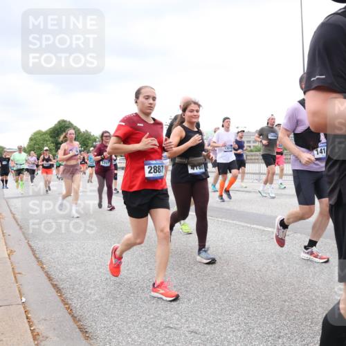 29.06.2025 - hella hamburg halbmarathon Lena Gebhardt http://msf.ph/oto/8320367 29.06.2025 10:57:17 Lombardsbrücke 1207, 2887, 4100, 13513, 13490, 141, 957, 1207, 1643, 2041, 2370, 2871, 2932, 3195, 3348, 3385, 3387, 3388, 3433, 3470, 3485, 3723, 3750, 3851, 4086, 4106, 4180, 4197, 4241, 4485, 4568, 4569, 4611, 4998, 5057, 5117, 5316, 5589, 5639, 5738, 6053, 6284, 6827, 6832, 6857, 6981, 7381, 7416, 7417, 7592, 7728, 7787, 7964, 8035, 8039, 8197, 8224, 8287, 8386, 8540, 8546, 8552, 8679, 8851, 8853, 8873, 9110, 9298, 9299 meine-sportfotos.de