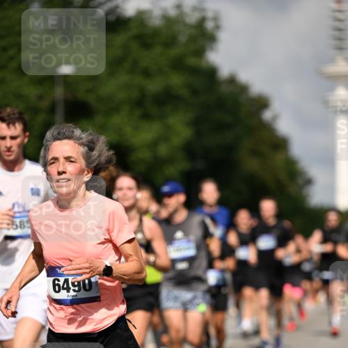 29.06.2025 - hella hamburg halbmarathon Dr. Thomas Lammeyer http://msf.ph/oto/8320399 29.06.2025 09:55:27 Kennedybrücke 1312, 1353, 1569, 1570, 1763, 1903, 1920, 2653, 2880, 3437, 3697, 4297, 4991, 4999, 5014, 5047, 5129, 5690, 5987, 6490, 6770, 7092, 7105, 8074, 8346, 8359, 8900, 9114, 9358, 9364, 9659, 10319, 10480, 10669, 10978, 11021, 11417 meine-sportfotos.de