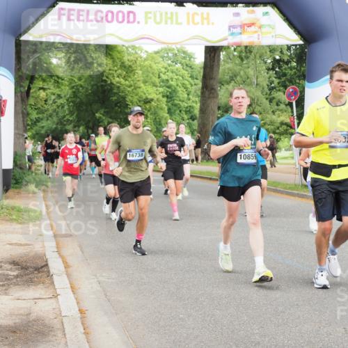 29.06.2025 - hella hamburg halbmarathon MichiJ http://msf.ph/oto/8320477 29.06.2025 10:37:14 Zwischen KM18-KM19 2020, 2234, 2880, 3562, 4247, 7657, 8437, 8454, 8921, 9031, 9303, 9597, 10859, 11819, 12203, 12421, 15950, 16738 meine-sportfotos.de