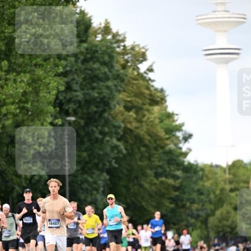 29.06.2025 - hella hamburg halbmarathon Dr. Thomas Lammeyer http://msf.ph/oto/8320502 29.06.2025 10:39:09 Kennedybrücke 1417, 1497, 1849, 2265, 2355, 2482, 2751, 3130, 3409, 4884, 5027, 5453, 5793, 6171, 6310, 6329, 6335, 6571, 6746, 6803, 6859, 7020, 7299, 7733, 8369, 9164, 9248, 10335, 10464, 10606 meine-sportfotos.de