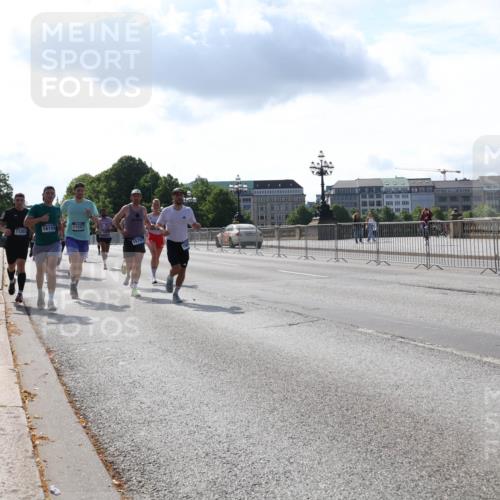 29.06.2025 - hella hamburg halbmarathon Lena Gebhardt http://msf.ph/oto/8320521 29.06.2025 09:48:01 Lombardsbrücke 11202, 16158, 11227, 1570, 1164, 1217, 1385, 1562, 1743, 2196, 2296, 2404, 2714, 2767, 2851, 3959, 4602, 4860, 5091, 5092, 5315, 5923, 6684, 6829, 6990, 8084, 8362, 8395, 8901, 8933, 9178, 9944, 10384, 10900, 10968, 11019, 11202, 11227, 11559, 11620, 11745, 11929, 12290, 12462, 12514, 12751, 12865, 13029, 13419, 13514, 13595, 13798, 13854, 14387, 14601, 14875, 14908, 14934, 14952, 15015, 15261, 15415, 15701, 15959, 15965, 16119, 16123, 16158, 16964, 17154, 18419 meine-sportfotos.de