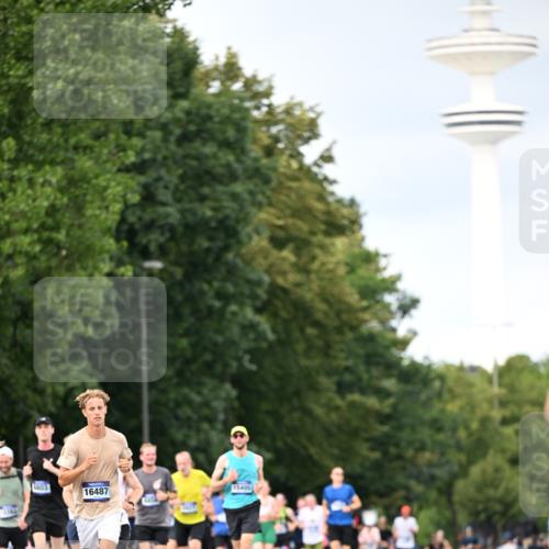 29.06.2025 - hella hamburg halbmarathon Dr. Thomas Lammeyer http://msf.ph/oto/8320532 29.06.2025 10:39:09 Kennedybrücke 1417, 1497, 1849, 2265, 2355, 2482, 2751, 3130, 3409, 4884, 5027, 5453, 5793, 6171, 6310, 6329, 6335, 6571, 6746, 6803, 6859, 7020, 7299, 7733, 8369, 9164, 9248, 10335, 10464, 10606 meine-sportfotos.de