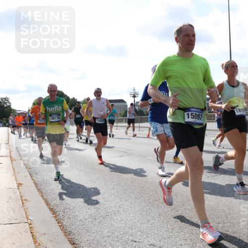 29.06.2025 - hella hamburg halbmarathon Lena Gebhardt http://msf.ph/oto/8320540 29.06.2025 10:00:05 Lombardsbrücke 12513, 19178, 6581, 14429, 15097, 1815, 1006, 1019, 1125, 1180, 1239, 1264, 1526, 1834, 1914, 1955, 2027, 2086, 2099, 2159, 2348, 2364, 2391, 2432, 2447, 2582, 2584, 2606, 2652, 2676, 2677, 2730, 2910, 3177, 3181, 3279, 3319, 3668, 3836, 3861, 3898, 4013, 4231, 4426, 4594, 4632, 4772, 4796, 4813, 4837, 5015, 5134, 5272, 5277, 5341, 5728, 6082, 6084, 6104, 6174, 6201, 6202, 6260, 6462, 6470, 6581, 6587, 8330, 9142, 9984, 10031, 11039, 11568, 11844 meine-sportfotos.de