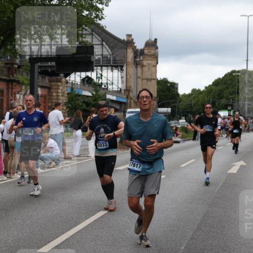 29.06.2025 - hella hamburg halbmarathon Yannick Fuchs http://msf.ph/oto/8320545 29.06.2025 10:51:00 20KM 1387, 1485, 2034, 2282, 2417, 2676, 3435, 4167, 4940, 5033, 5728, 6272, 7269, 7716, 8393, 8825, 9488, 9577, 9820, 10133, 10212, 11043, 11083, 11212, 11590, 11612, 11832, 12014, 12523, 13245, 13523, 13863, 14139, 14361, 14369, 14881, 15110, 15125, 15145, 15712, 15726, 16093, 16113, 16257, 16261, 16470, 16830, 16909, 17160, 17201, 17617, 17769, 17779, 17828, 17848, 18208, 18388, 18652, 19184 meine-sportfotos.de