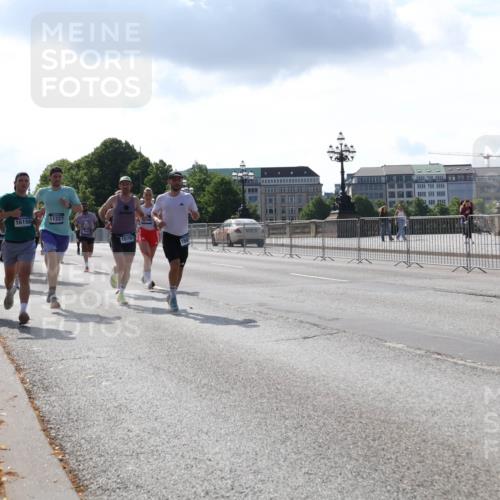 29.06.2025 - hella hamburg halbmarathon Lena Gebhardt http://msf.ph/oto/8320547 29.06.2025 09:48:02 Lombardsbrücke 16158, 11202, 11227, 15701, 150, 1164, 1217, 1385, 1562, 1743, 2196, 2296, 2404, 2714, 2767, 2851, 3959, 4602, 4860, 5091, 5092, 5315, 5923, 6684, 6829, 6990, 8084, 8362, 8395, 8901, 8933, 9178, 9944, 10384, 10900, 10968, 11019, 11202, 11227, 11559, 11620, 11745, 11929, 12290, 12462, 12514, 12751, 12865, 13419, 13514, 13595, 13798, 13854, 14387, 14601, 14875, 14908, 14934, 14952, 15015, 15261, 15415, 15701, 15959, 15965, 16119, 16123, 16158, 16964, 17154, 18419 meine-sportfotos.de