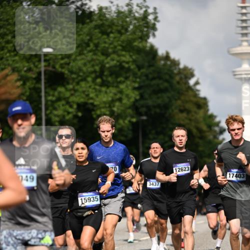 29.06.2025 - hella hamburg halbmarathon Dr. Thomas Lammeyer http://msf.ph/oto/8320568 29.06.2025 09:55:29 Kennedybrücke 1312, 1353, 1569, 1763, 1903, 1920, 2653, 2880, 3437, 3697, 4297, 4991, 5014, 5047, 5129, 5690, 5987, 6490, 6700, 6770, 7092, 8074, 8346, 8359, 8900, 9114, 9358, 9364, 9547, 9659, 10319, 10480, 10669, 10978, 11021 meine-sportfotos.de