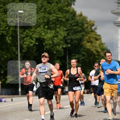 29.06.2025 - hella hamburg halbmarathon Dr. Thomas Lammeyer http://msf.ph/oto/8320588 29.06.2025 10:17:21 Kennedybrücke 1007, 1328, 1859, 2055, 2359, 2904, 2961, 2987, 3218, 3729, 4554, 4950, 5232, 5597, 5598, 6026, 6207, 7346, 7460, 8115, 8279, 8913, 9128, 9527 meine-sportfotos.de