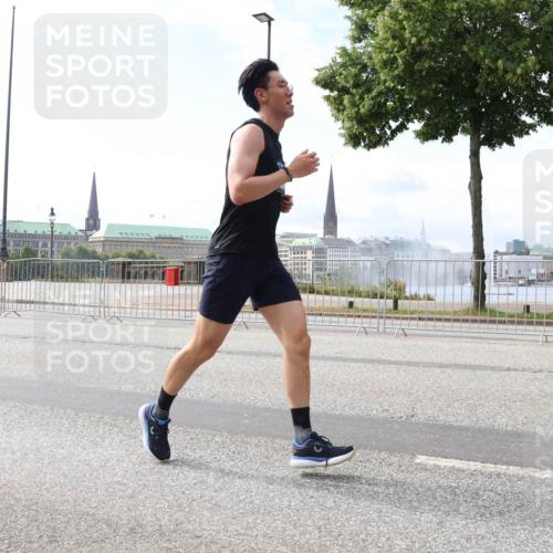 29.06.2025 - hella hamburg halbmarathon Lena Gebhardt http://msf.ph/oto/8320596 29.06.2025 10:12:45 Lombardsbrücke 1020, 1051, 1249, 1610, 1785, 1850, 1851, 1939, 2531, 2891, 2942, 2963, 2964, 3182, 3248, 3262, 3746, 4453, 4499, 4532, 4554, 5150, 5166, 5176, 5597, 5598, 6207, 6822, 6871, 6966, 7014, 7873, 7907, 8398, 8405, 8917, 8971, 9254, 9405, 10067, 10402, 10581, 10685, 11025, 11720, 12456, 13566, 13816, 14404, 14540, 14863, 14868, 14869, 15012, 15369, 15531, 16323, 16473, 16826, 16911, 17061, 17699, 17994, 18178, 18493, 18530 meine-sportfotos.de