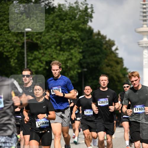 29.06.2025 - hella hamburg halbmarathon Dr. Thomas Lammeyer http://msf.ph/oto/8320603 29.06.2025 09:55:29 Kennedybrücke 1312, 1353, 1569, 1763, 1903, 1920, 2653, 2880, 3437, 3697, 4297, 4991, 5014, 5047, 5129, 5690, 5987, 6490, 6700, 6770, 7092, 8074, 8346, 8359, 8900, 9114, 9358, 9364, 9547, 9659, 10319, 10480, 10669, 10978, 11021 meine-sportfotos.de