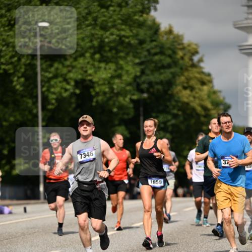 29.06.2025 - hella hamburg halbmarathon Dr. Thomas Lammeyer http://msf.ph/oto/8320620 29.06.2025 10:17:21 Kennedybrücke 1007, 1328, 1859, 2055, 2359, 2904, 2961, 2987, 3218, 3729, 4554, 4950, 5232, 5597, 5598, 6026, 6207, 7346, 7460, 8115, 8279, 8913, 9128, 9527 meine-sportfotos.de