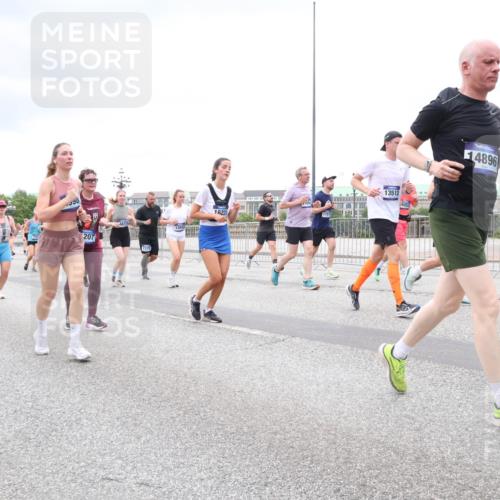 29.06.2025 - hella hamburg halbmarathon Lena Gebhardt http://msf.ph/oto/8320676 29.06.2025 10:57:19 Lombardsbrücke 14896, 1207, 1643, 2041, 2370, 2871, 2932, 3195, 3348, 3385, 3387, 3388, 3433, 3470, 3485, 3723, 3750, 3851, 4086, 4106, 4180, 4197, 4241, 4485, 4568, 4569, 4611, 4998, 5057, 5117, 5316, 5589, 5639, 5736, 5738, 6053, 6284, 6827, 6832, 6857, 6981, 7416, 7417, 7592, 7720, 7728, 7787, 7964, 8035, 8039, 8197, 8224, 8287, 8386, 8540, 8546, 8552, 8679, 8851, 8853, 8873, 9110, 9298, 9299, 9496 meine-sportfotos.de