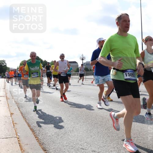 29.06.2025 - hella hamburg halbmarathon Lena Gebhardt http://msf.ph/oto/8320685 29.06.2025 10:00:06 Lombardsbrücke 12513, 19178, 14429, 15097, 181, 1006, 1019, 1125, 1180, 1239, 1264, 1526, 1834, 1914, 1955, 2027, 2086, 2099, 2159, 2346, 2348, 2364, 2432, 2447, 2582, 2584, 2606, 2652, 2676, 2677, 2730, 2910, 3177, 3181, 3279, 3319, 3668, 3836, 3861, 3898, 4013, 4231, 4426, 4594, 4632, 4772, 4796, 4813, 4837, 5015, 5134, 5272, 5277, 5341, 5728, 6082, 6084, 6104, 6174, 6201, 6202, 6260, 6462, 6470, 6581, 6587, 8330, 9984, 10031, 11568, 11844 meine-sportfotos.de
