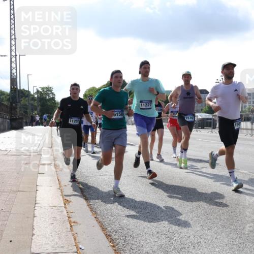 29.06.2025 - hella hamburg halbmarathon Lena Gebhardt http://msf.ph/oto/8320723 29.06.2025 09:48:03 Lombardsbrücke 11202, 6158, 11227, 024, 1570, 150, 1164, 1385, 1562, 1743, 2196, 2296, 2714, 2767, 3959, 4602, 4860, 5091, 5092, 5315, 5923, 6684, 6829, 6990, 8084, 8362, 8901, 8933, 9178, 9944, 10384, 10793, 10900, 10968, 11019, 11202, 11227, 11559, 11620, 11745, 11929, 12290, 12462, 12514, 12751, 12865, 13419, 13514, 13595, 13798, 13854, 14387, 14601, 14875, 14908, 14934, 14952, 15015, 15261, 15415, 15701, 15959, 15965, 16119, 16123, 16158, 16964, 17154 meine-sportfotos.de