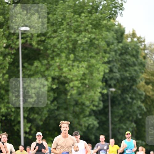 29.06.2025 - hella hamburg halbmarathon Dr. Thomas Lammeyer http://msf.ph/oto/8320769 29.06.2025 10:39:11 Kennedybrücke 1417, 1497, 1821, 1849, 2265, 2355, 2482, 3130, 3409, 4884, 5027, 5453, 5793, 6171, 6310, 6329, 6335, 6571, 6746, 6803, 6859, 7020, 7299, 7733, 8369, 9164, 9248, 9342, 10335, 10393, 10464, 10606 meine-sportfotos.de