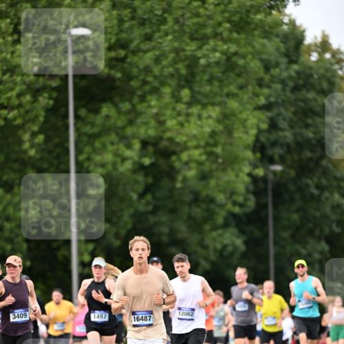 29.06.2025 - hella hamburg halbmarathon Dr. Thomas Lammeyer http://msf.ph/oto/8320827 29.06.2025 10:39:11 Kennedybrücke 1417, 1497, 1821, 1849, 2265, 2355, 2482, 3130, 3409, 4884, 5027, 5453, 5793, 6171, 6310, 6329, 6335, 6571, 6746, 6803, 6859, 7020, 7299, 7733, 8369, 9164, 9248, 9342, 10335, 10393, 10464, 10606 meine-sportfotos.de