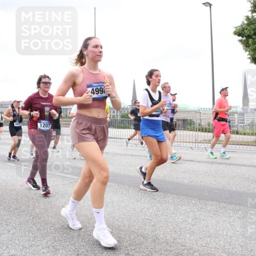 29.06.2025 - hella hamburg halbmarathon Lena Gebhardt http://msf.ph/oto/8320833 29.06.2025 10:57:20 Lombardsbrücke 14148, 1207, 4998, 221, 11954, 135, 13490, 1207, 1643, 2041, 2370, 2871, 2932, 3195, 3348, 3385, 3387, 3388, 3433, 3470, 3485, 3723, 3750, 3851, 4086, 4106, 4180, 4197, 4241, 4485, 4568, 4569, 4611, 4998, 5057, 5117, 5316, 5589, 5639, 5736, 5738, 6053, 6284, 6827, 6832, 6857, 6981, 7416, 7417, 7592, 7720, 7728, 7787, 7964, 8035, 8039, 8197, 8224, 8287, 8386, 8540, 8546, 8552, 8679, 8708, 8851, 8853, 8873, 9110, 9298, 9299, 9496 meine-sportfotos.de