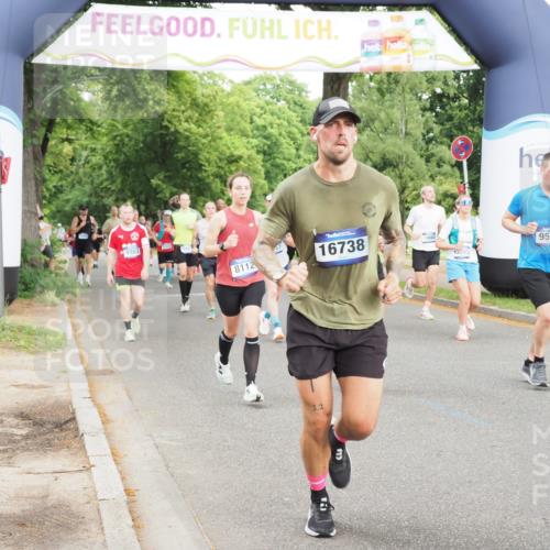 29.06.2025 - hella hamburg halbmarathon MichiJ http://msf.ph/oto/8320869 29.06.2025 10:37:15 Zwischen KM18-KM19 2013, 2020, 2880, 3562, 4247, 7100, 8112, 8437, 8454, 8921, 9031, 9303, 9491, 9597, 10859, 10860, 11819, 12203, 12421, 15950, 16738, 16891 meine-sportfotos.de