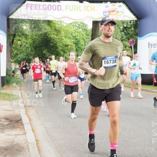 29.06.2025 - hella hamburg halbmarathon MichiJ http://msf.ph/oto/8320883 29.06.2025 10:37:15 Zwischen KM18-KM19 2013, 2020, 2880, 3562, 4247, 7100, 8112, 8437, 8454, 8921, 9031, 9303, 9491, 9597, 10859, 10860, 11819, 12203, 12421, 15950, 16738, 16891 meine-sportfotos.de