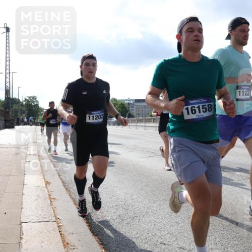 29.06.2025 - hella hamburg halbmarathon Lena Gebhardt http://msf.ph/oto/8320901 29.06.2025 09:48:04 Lombardsbrücke 11202, 16158, 11227, 1164, 1385, 1562, 1743, 2196, 2296, 2714, 2767, 3959, 4602, 4860, 5091, 5092, 5315, 5923, 6684, 6829, 6990, 8084, 8362, 8901, 8933, 9178, 9944, 10384, 10793, 10900, 10968, 11019, 11202, 11227, 11559, 11620, 11745, 11929, 12290, 12462, 12514, 12751, 12865, 13419, 13514, 13595, 13798, 13854, 14387, 14601, 14875, 14908, 14934, 14952, 15015, 15261, 15415, 15701, 15959, 15965, 16119, 16123, 16158, 16964, 17154 meine-sportfotos.de