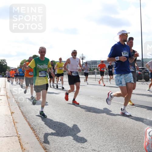 29.06.2025 - hella hamburg halbmarathon Lena Gebhardt http://msf.ph/oto/8320907 29.06.2025 10:00:06 Lombardsbrücke 1503, 12513, 19178, 14429, 5341, 4750, 1006, 1019, 1125, 1180, 1239, 1264, 1526, 1834, 1914, 1955, 2027, 2086, 2099, 2159, 2346, 2348, 2364, 2432, 2447, 2582, 2584, 2606, 2652, 2676, 2677, 2730, 2910, 3177, 3181, 3279, 3319, 3668, 3836, 3861, 3898, 4013, 4231, 4426, 4594, 4632, 4772, 4796, 4813, 4837, 5015, 5134, 5272, 5277, 5341, 5728, 6082, 6084, 6104, 6174, 6201, 6202, 6260, 6462, 6470, 6581, 6587, 8330, 9984, 10031, 11568, 11844 meine-sportfotos.de