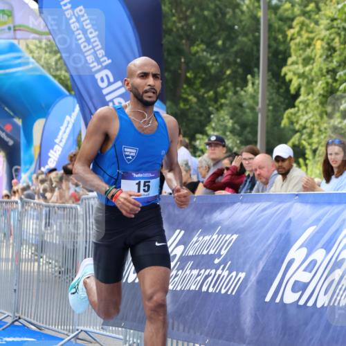 29.06.2025 - hella hamburg halbmarathon Strokosch-Dieckow http://msf.ph/oto/8320923 29.06.2025 10:04:07 Ziel 15 meine-sportfotos.de